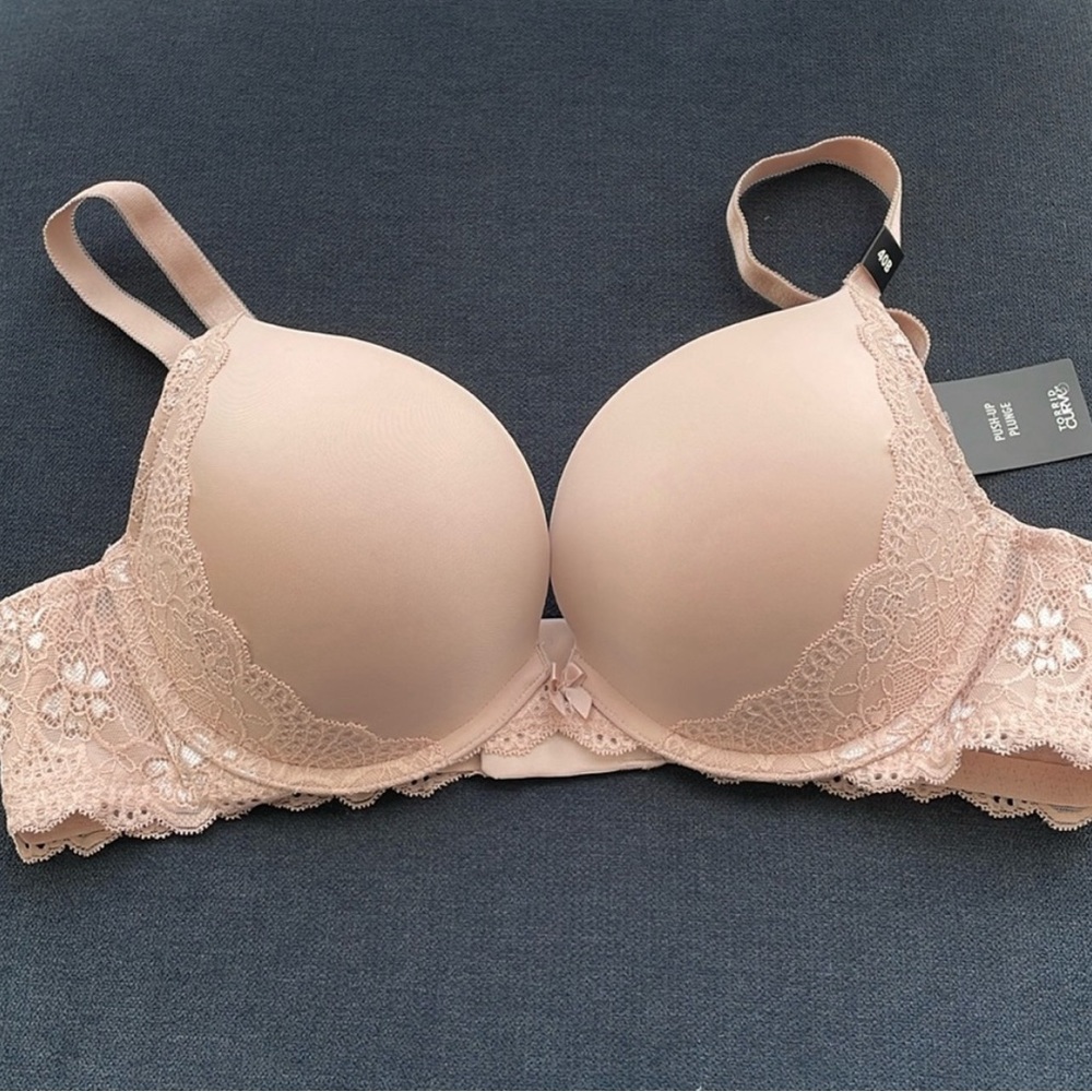 NWT Torrid Curve Push-Up Plunge Bra 40B